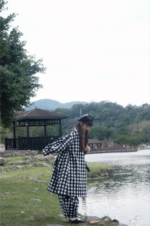 《少女屋中之夢》羊毛娃娃領格紋斗篷套裝 