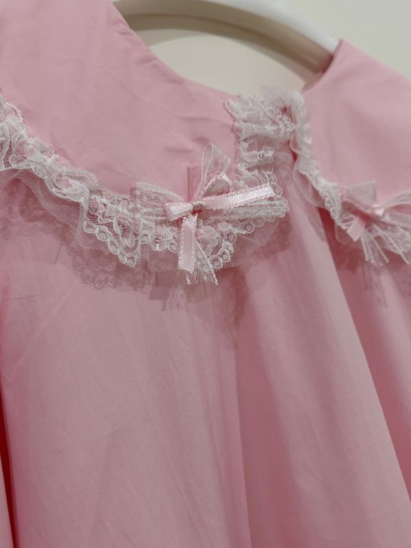 蕾絲娃娃領花邊上衣 