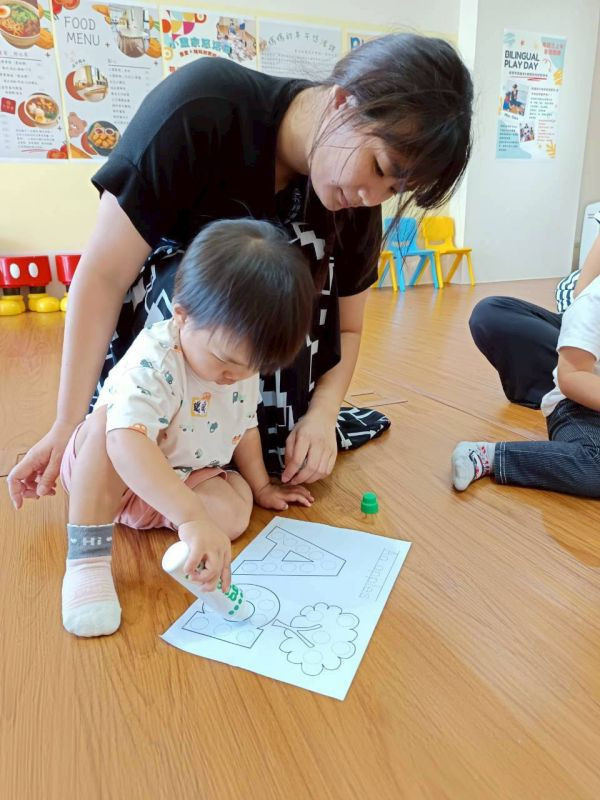 幼兒啟蒙英語繪本_假日班 