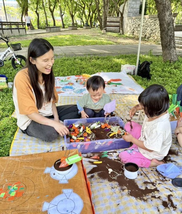 6月_五感探索親子課_好餓好餓的毛毛蟲 