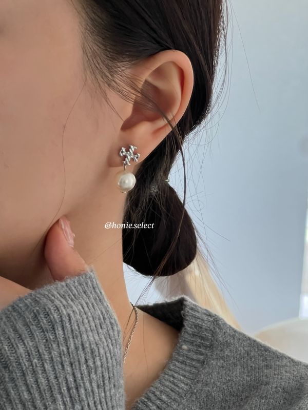 Tory Burch 吊墜十字珍珠耳環 針式耳環 