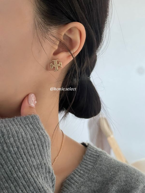 Tory Burch 最新款十字浮雕設計耳環 針式耳環 