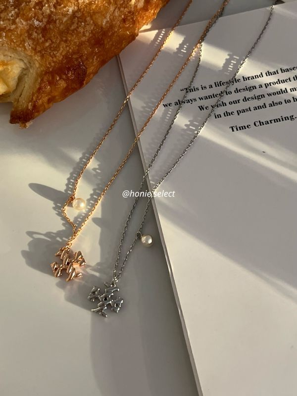 Tory Burch 浮雕十字logo串小珍珠 項鍊 