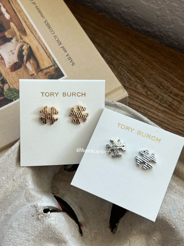 Tory Burch 最新款十字浮雕設計耳環 針式耳環 