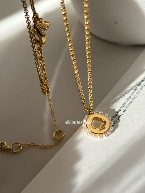 Kate Spade 新款鏤空珍珠邊圓形黑桃項鍊 