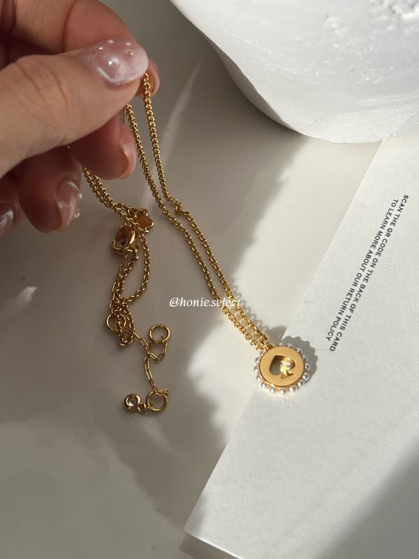 Kate Spade 新款鏤空珍珠邊圓形黑桃項鍊 