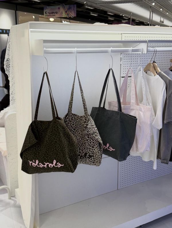 Mar.韓國連線 ꒰  Rolarola 帆布袋 張員瑛代言 