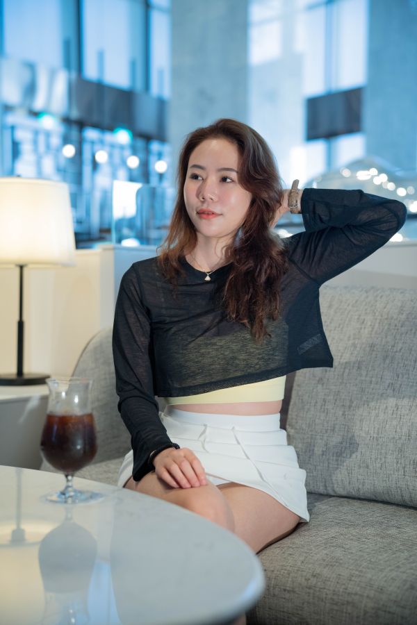 Cloudy breeze over tee｜微光罩衫 