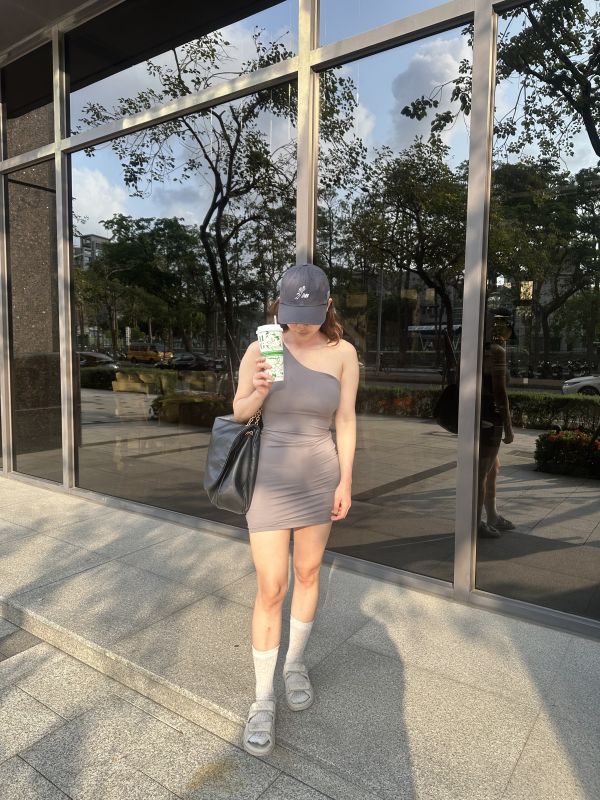 Off shoulder dress｜斜肩時尚褲裙 