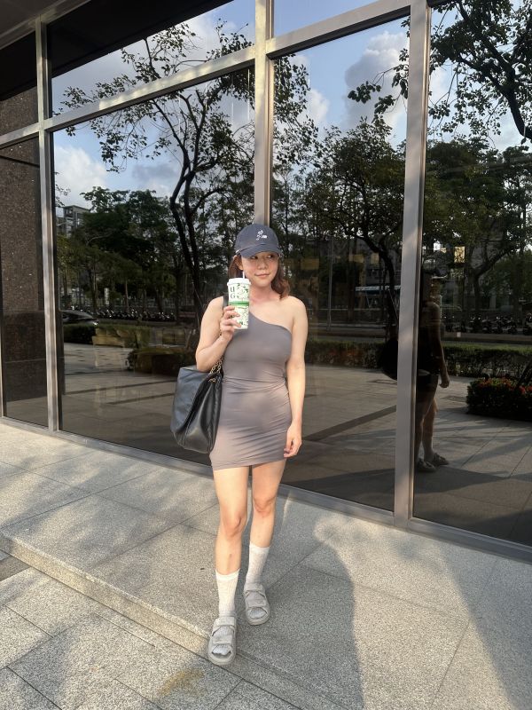 Off shoulder dress｜斜肩時尚褲裙 