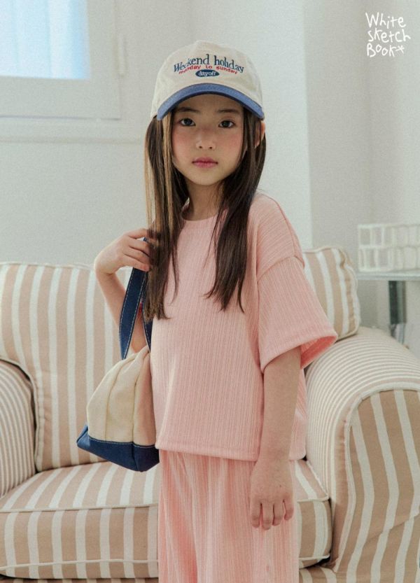 坑條彈彈短袖長褲套裝 韓國童裝,男童夏裝,中性童裝,童裝推薦,2026夏季童裝,男童穿搭,韓系童裝,中性穿搭,韓國代購