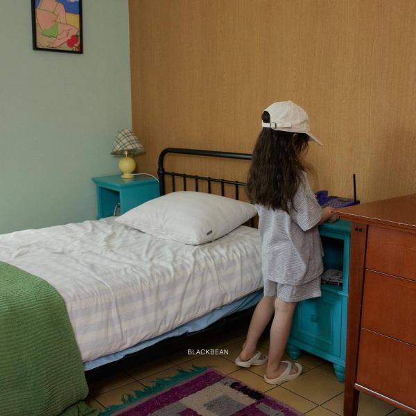 細條紋休閒運動套裝 韓國童裝,男童夏裝,中性童裝,童裝推薦,2026夏季童裝,男童穿搭,韓系童裝,中性穿搭,韓國代購