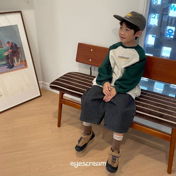 工裝細線百慕達短褲 韓國童裝,男童秋裝,中性童裝,韓系童裝推薦,2025秋季童裝,韓國男童新款,中性風男童穿搭,秋季男童服飾推薦,小男友穿搭
