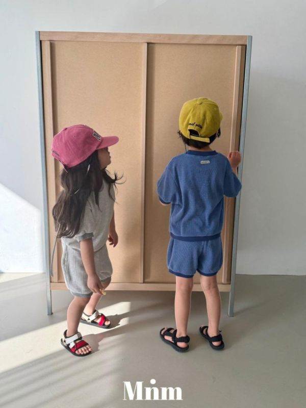 鬆餅格休閒運動套裝 韓國童裝,男童夏裝,中性童裝,童裝推薦,2026夏季童裝,男童穿搭,韓系童裝,中性穿搭,韓國代購