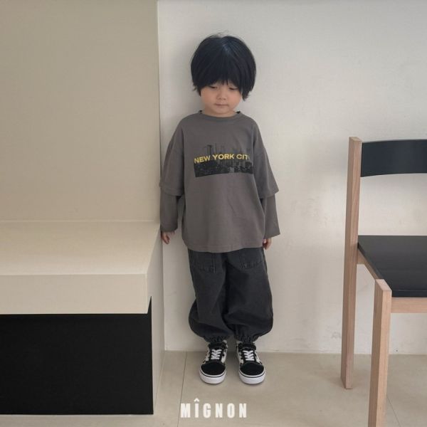 百搭款縮口牛仔長褲 韓國童裝,男童秋裝,中性童裝,韓系童裝推薦,2025秋季童裝,韓國男童新款,中性風男童穿搭,秋季男童服飾推薦,小男友穿搭