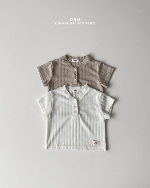 亨利領螺紋針織短袖上衣 韓國童裝,男童夏裝,中性童裝,童裝推薦,2026夏季童裝,男童穿搭,韓系童裝,中性穿搭,韓國代購