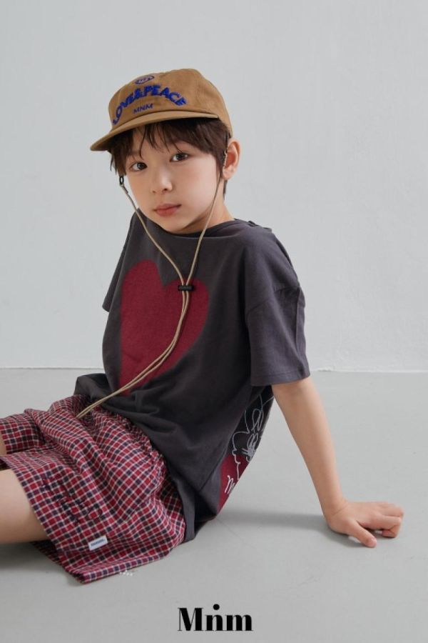 愛心兔兔短袖上衣 韓國童裝,男童夏裝,中性童裝,童裝推薦,2026夏季童裝,男童穿搭,韓系童裝,中性穿搭,韓國代購