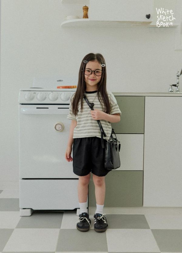 跳色條紋短袖上衣 韓國童裝,男童夏裝,中性童裝,童裝推薦,2026夏季童裝,男童穿搭,韓系童裝,中性穿搭,韓國代購