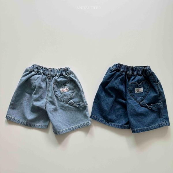 工裝愛心口袋牛仔五分短褲 韓國童裝,男童夏裝,中性童裝,童裝推薦,2026夏季童裝,男童穿搭,韓系童裝,中性穿搭,韓國代購