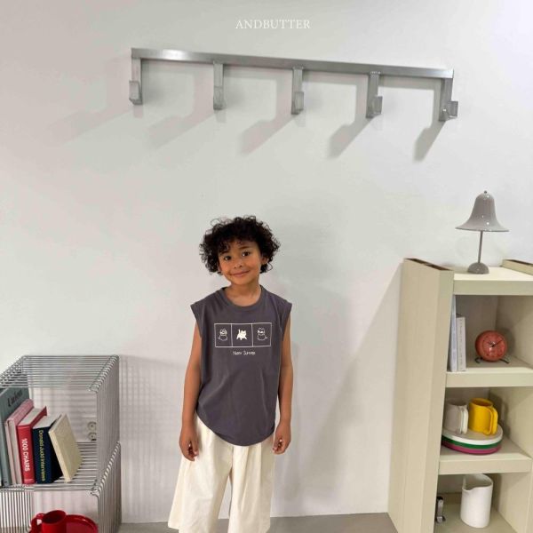 貓貓三格寬肩背心 韓國童裝,男童夏裝,中性童裝,童裝推薦,2026夏季童裝,男童穿搭,韓系童裝,中性穿搭,韓國代購