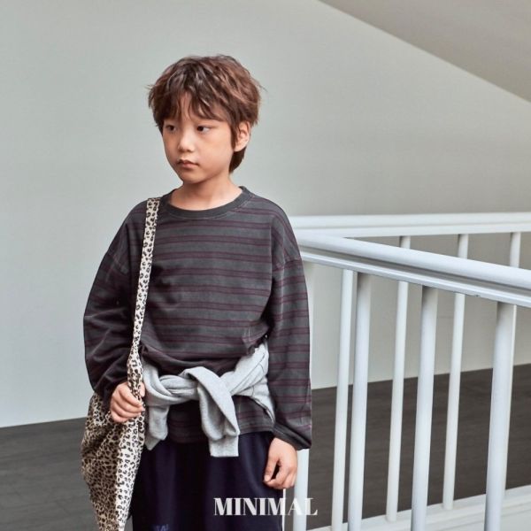 基礎千層條紋長袖上衣 韓國童裝,男童秋裝,中性童裝,韓系童裝推薦,2025秋季童裝,韓國男童新款,中性風男童穿搭,秋季男童服飾推薦,小男友穿搭