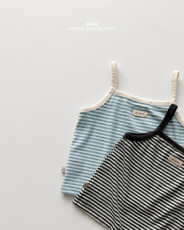 細肩帶條紋背心套裝 韓國童裝,男童夏裝,中性童裝,童裝推薦,2026夏季童裝,男童穿搭,韓系童裝,中性穿搭,韓國代購