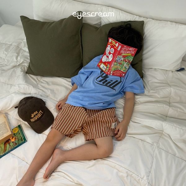 小布標千層條紋休閒短褲 韓國童裝,質感童裝,童裝推薦,韓系風格,男女童裝,韓風穿搭,韓國代購,韓國空運,親子穿搭