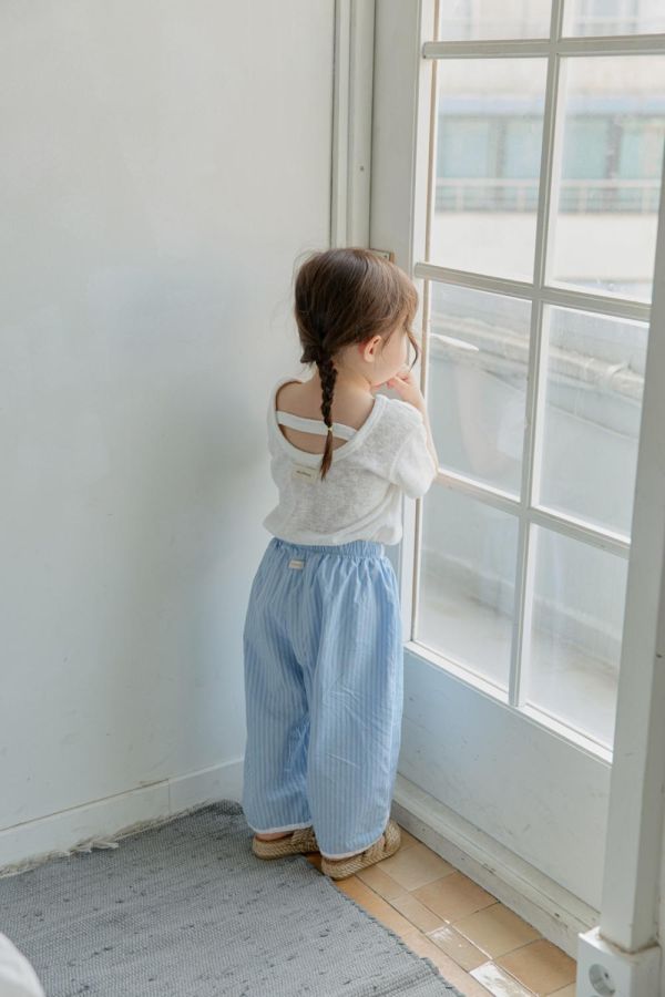 跳色滾邊條紋休閒長褲 韓國童裝,男童夏裝,中性童裝,童裝推薦,2026夏季童裝,男童穿搭,韓系童裝,中性穿搭,韓國代購