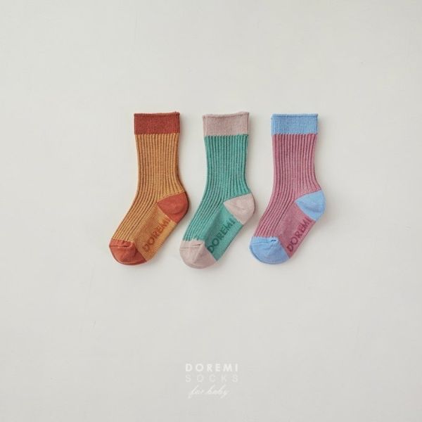 雙色中筒襪三入組 韓國童裝,質感童裝,童裝推薦,韓系風格,男女童裝,韓風穿搭,韓國代購,韓國空運,親子穿搭,韓國童襪