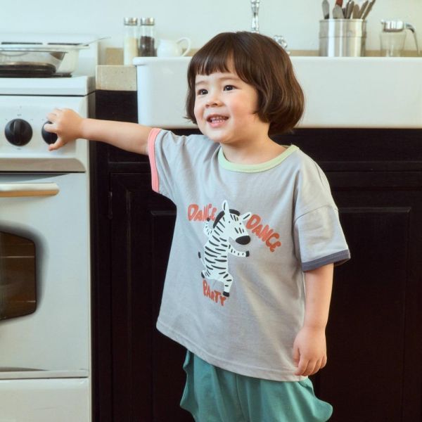 動物跳舞短袖上衣 韓國童裝,男童夏裝,中性童裝,童裝推薦,2026夏季童裝,男童穿搭,韓系童裝,中性穿搭,韓國代購