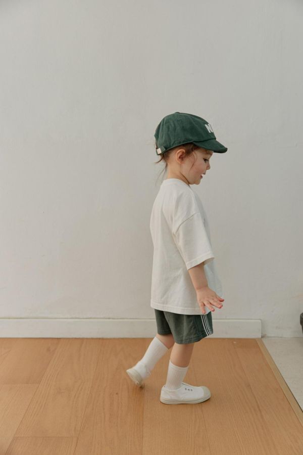NY貼布繡短簷鴨舌帽 韓國童裝,男童夏裝,中性童裝,童裝推薦,2026夏季童裝,男童穿搭,韓系童裝,中性穿搭,韓國代購