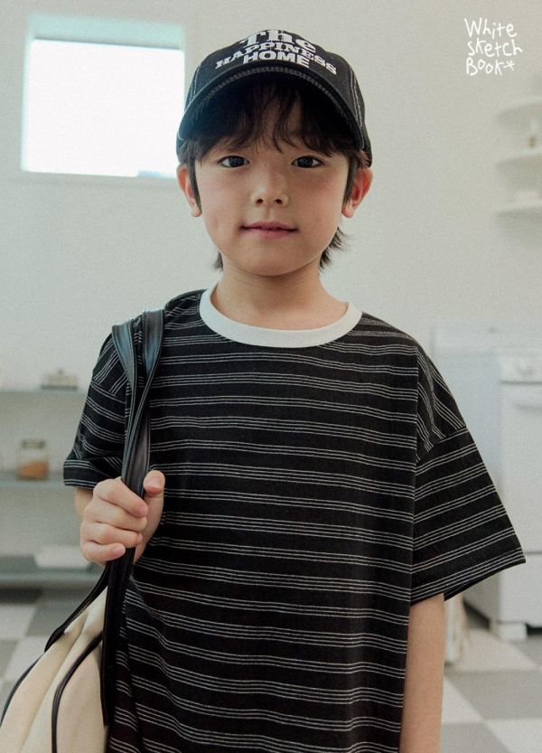 跳色條紋短袖上衣 韓國童裝,男童夏裝,中性童裝,童裝推薦,2026夏季童裝,男童穿搭,韓系童裝,中性穿搭,韓國代購
