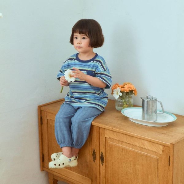 愛心口袋條紋短袖上衣 韓國童裝,男童夏裝,中性童裝,童裝推薦,2026夏季童裝,男童穿搭,韓系童裝,中性穿搭,韓國代購