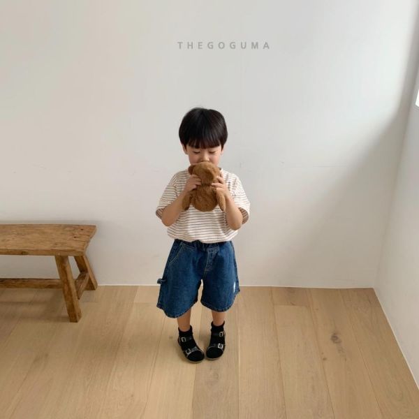 排扣雙色條紋短袖上衣 韓國童裝,男童夏裝,中性童裝,童裝推薦,2026夏季童裝,男童穿搭,韓系童裝,中性穿搭,韓國代購