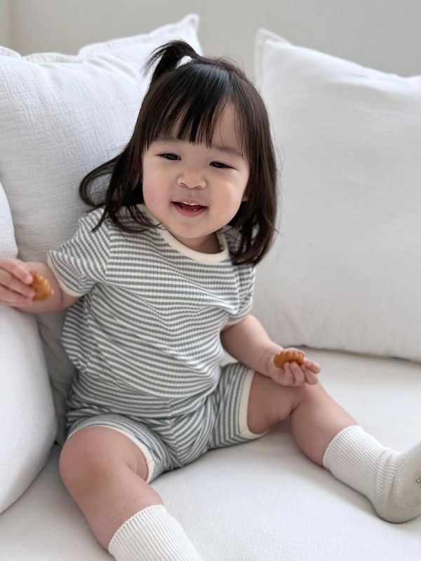 條紋鬆餅格居家服套裝 韓國童裝,男童夏裝,中性童裝,童裝推薦,2026夏季童裝,男童穿搭,韓系童裝,中性穿搭,韓國代購