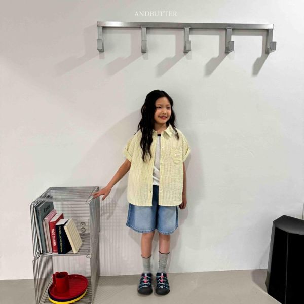 愛心口袋直紋翻領短袖襯衫 韓國童裝,男童夏裝,中性童裝,童裝推薦,2026夏季童裝,男童穿搭,韓系童裝,中性穿搭,韓國代購