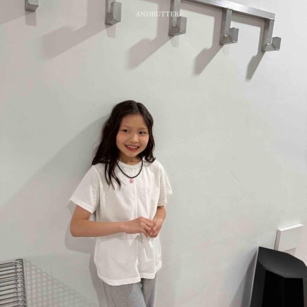 基礎中線短袖上衣 韓國童裝,男童夏裝,中性童裝,童裝推薦,2026夏季童裝,男童穿搭,韓系童裝,中性穿搭,韓國代購