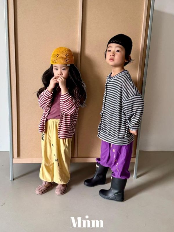 條紋坑條針織罩衫外套 韓國童裝,男童夏裝,中性童裝,童裝推薦,2026夏季童裝,男童穿搭,韓系童裝,中性穿搭,韓國代購