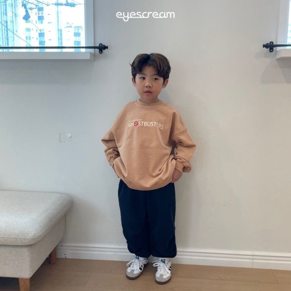 經典電影魔鬼剋星長袖上衣-親子款 韓國童裝,男童秋裝,中性童裝,韓系童裝推薦,2025秋季童裝,韓國男童新款,中性風男童穿搭,秋季男童服飾推薦,小男友穿搭