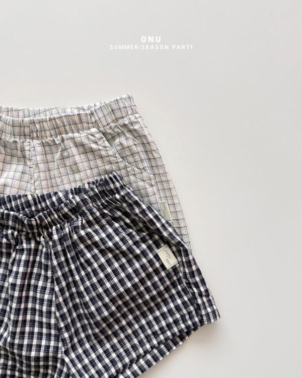 MINI格紋休閒短褲 韓國童裝,男童夏裝,中性童裝,童裝推薦,2026夏季童裝,男童穿搭,韓系童裝,中性穿搭,韓國代購