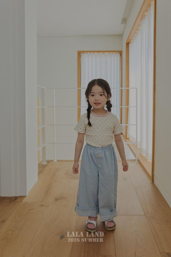 清新微落地直筒寬褲 韓國童裝,男童夏裝,中性童裝,童裝推薦,2026夏季童裝,男童穿搭,韓系童裝,中性穿搭,韓國代購