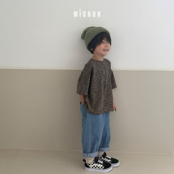 百搭基本款牛仔長褲 韓國童裝,男童秋裝,中性童裝,韓系童裝推薦,2025秋季童裝,韓國男童新款,中性風男童穿搭,秋季男童服飾推薦,小男友穿搭