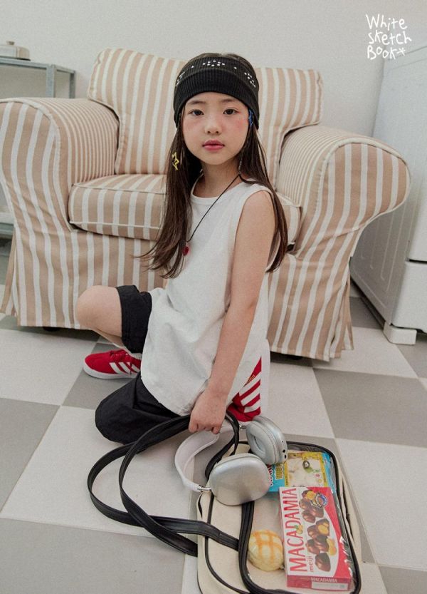 藝術文字速乾休閒短褲 韓國童裝,男童夏裝,中性童裝,童裝推薦,2026夏季童裝,男童穿搭,韓系童裝,中性穿搭,韓國代購