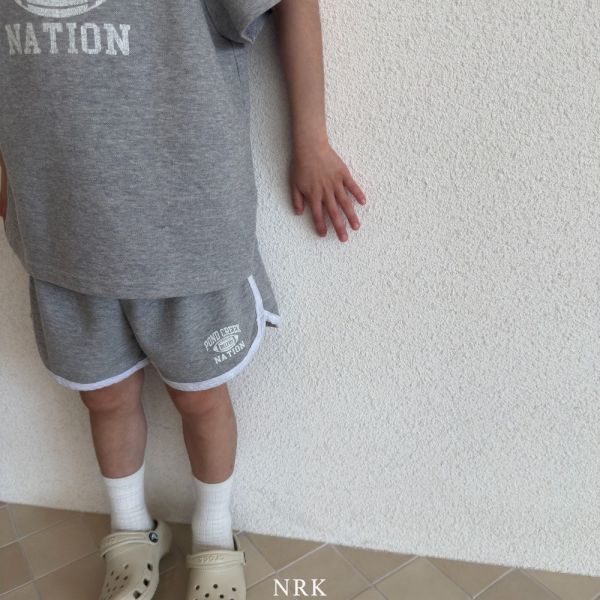 美式運動短袖套裝 韓國童裝,質感童裝,童裝推薦,韓系風格,男女童裝,韓風穿搭,韓國代購,韓國空運,親子穿搭