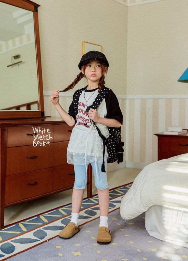 星星字母插肩短袖上衣 韓國童裝,男童夏裝,中性童裝,童裝推薦,2026夏季童裝,男童穿搭,韓系童裝,中性穿搭,韓國代購