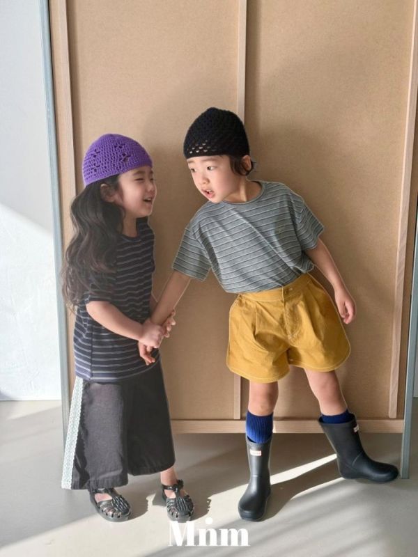 基礎條紋短袖上衣 韓國童裝,男童夏裝,中性童裝,童裝推薦,2026夏季童裝,男童穿搭,韓系童裝,中性穿搭,韓國代購