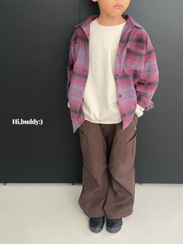 美式層次格紋翻領襯衫 韓國童裝,男童秋裝,中性童裝,韓系童裝推薦,2025秋季童裝,韓國男童新款,中性風男童穿搭,秋季男童服飾推薦,小男友穿搭