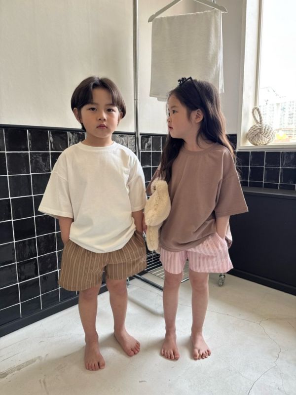 素色觸感柔軟絲光棉短袖上衣 韓國童裝,質感童裝,童裝推薦,韓系風格,男女童裝,韓風穿搭,韓國代購,韓國空運,親子穿搭