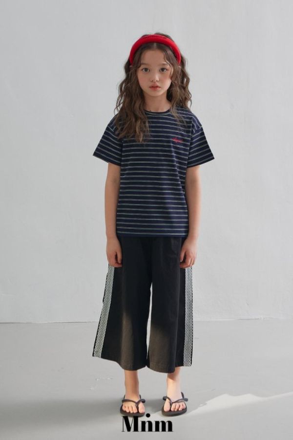 基礎條紋短袖上衣 韓國童裝,男童夏裝,中性童裝,童裝推薦,2026夏季童裝,男童穿搭,韓系童裝,中性穿搭,韓國代購