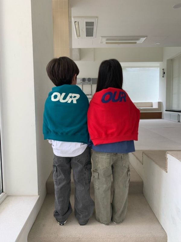 仿舊工裝風大口袋休閒長褲 韓國童裝,男童秋裝,中性童裝,韓系童裝推薦,2025秋季童裝,韓國男童新款,中性風男童穿搭,秋季男童服飾推薦,小男友穿搭